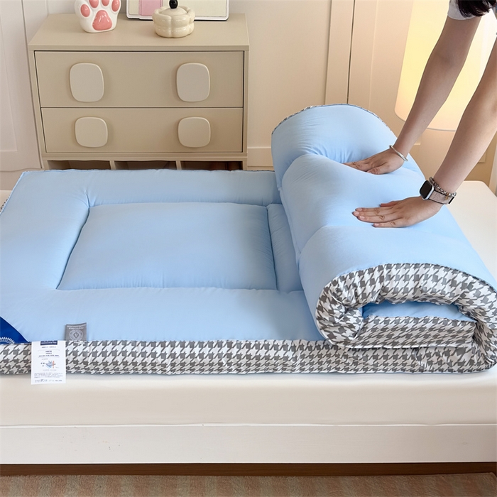 91家纺网 家纺一手货源 找家纺 默忆 2025新款水洗棉抗菌床垫千鸟格系列 千鸟格-蓝色