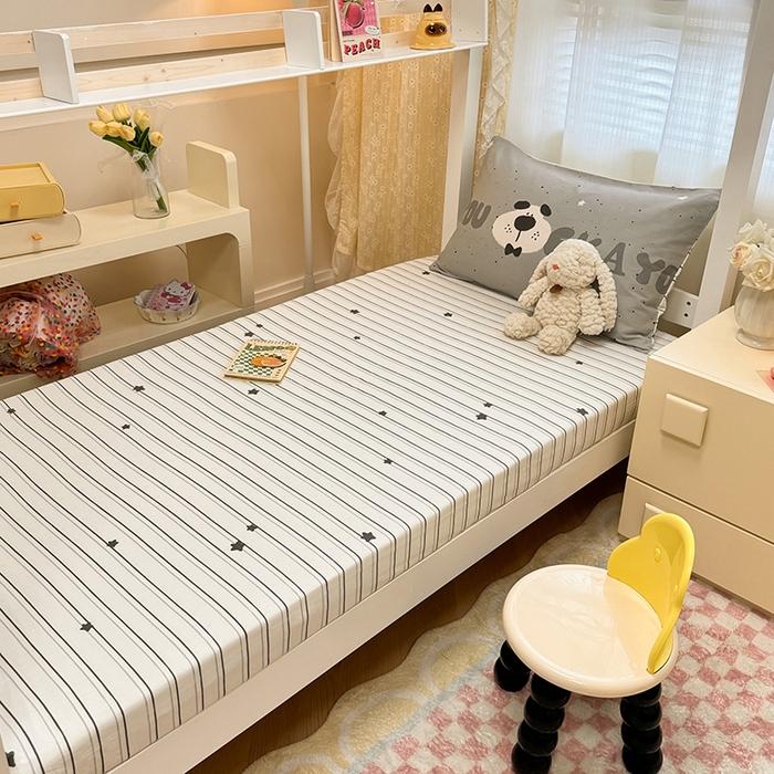 91家纺网 家纺一手货源 找家纺 （总）小懒猪 2025新款ins风小红书同款卡通小清新13372全棉纯棉AB版学生上下铺三件套