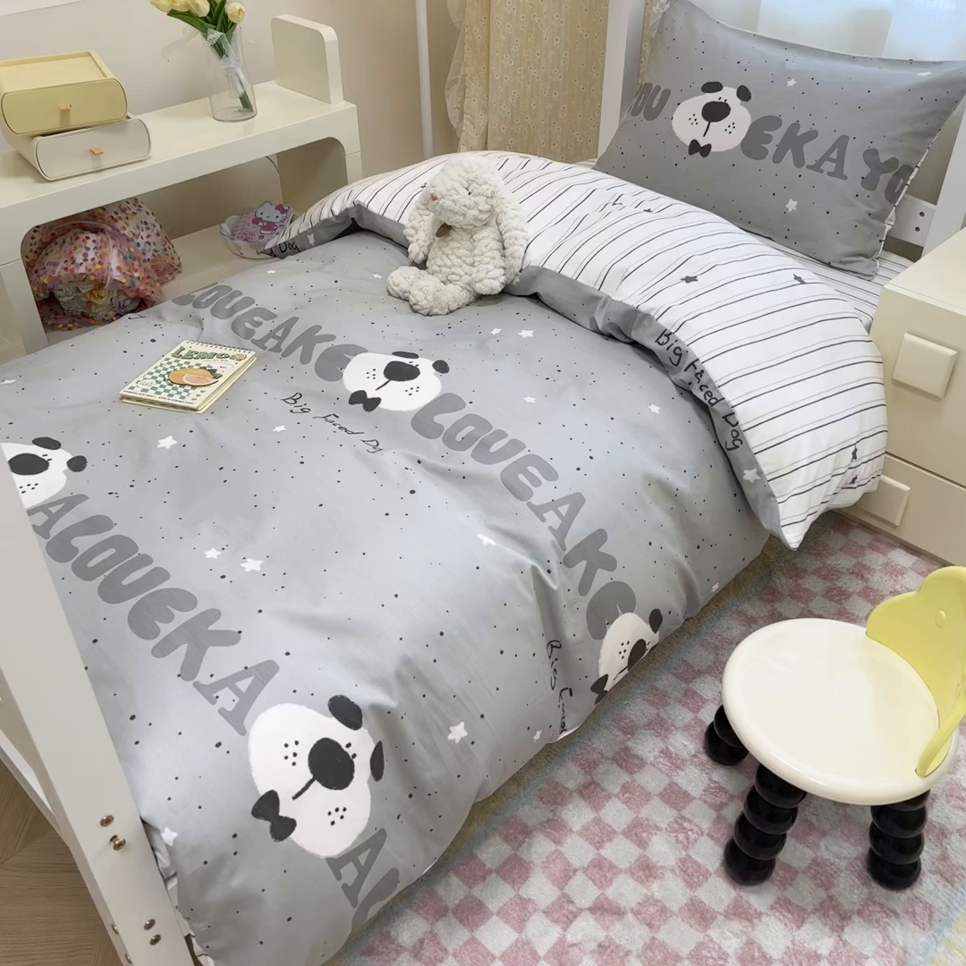 91家纺网 家纺一手货源 找家纺 小懒猪 2025新款ins风小红书同款卡通小清新13372全棉纯棉AB版学生上下铺三件套 斑点狗