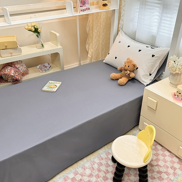 91家纺网 家纺一手货源 找家纺 小懒猪 2025新款ins风小红书同款卡通小清新13372全棉纯棉AB版学生上下铺三件套 木马情缘