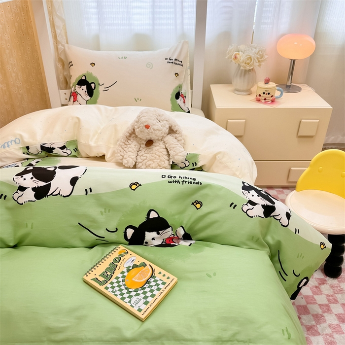 91家纺网 家纺一手货源 找家纺 小懒猪 2025新款ins风小红书同款卡通小清新13372全棉纯棉AB版学生上下铺三件套 淘气喵