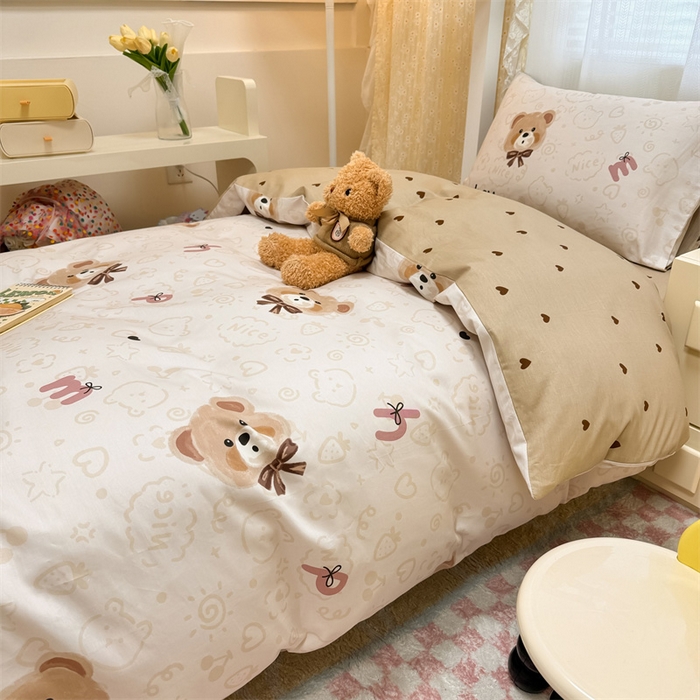 91家纺网 家纺一手货源 找家纺 小懒猪 2025新款ins风小红书同款卡通小清新13372全棉纯棉AB版学生上下铺三件套 小棕熊