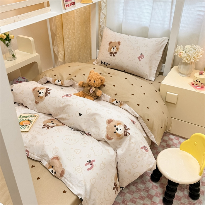91家纺网 家纺一手货源 找家纺 小懒猪 2025新款ins风小红书同款卡通小清新13372全棉纯棉AB版学生上下铺三件套 小棕熊