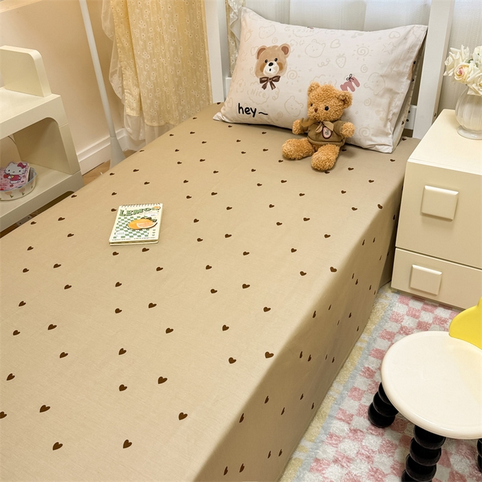 91家纺网 家纺一手货源 找家纺 小懒猪 2025新款ins风小红书同款卡通小清新13372全棉纯棉AB版学生上下铺三件套 小棕熊