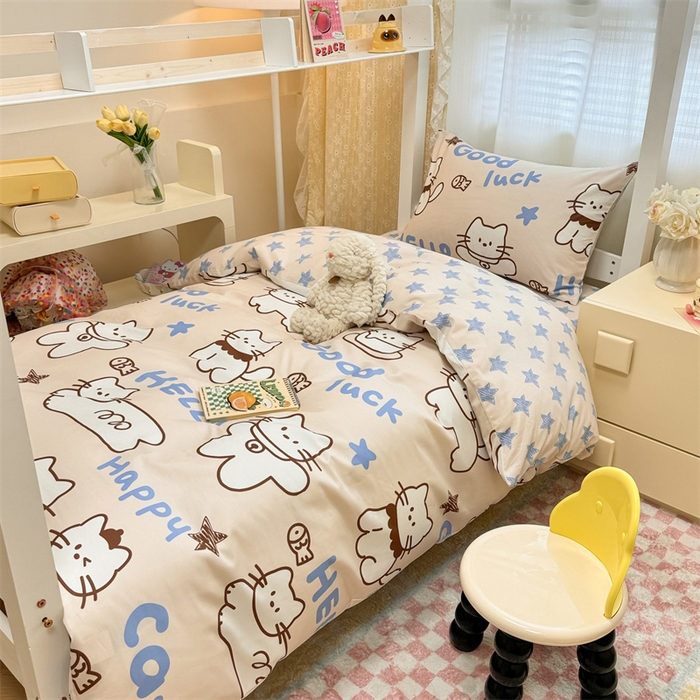 91家纺网 家纺一手货源 找家纺 小懒猪 2025新款ins风小红书同款卡通小清新13372全棉纯棉AB版学生上下铺三件套 幸运猫咪