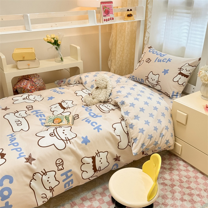 91家纺网 家纺一手货源 找家纺 小懒猪 2025新款ins风小红书同款卡通小清新13372全棉纯棉AB版学生上下铺三件套 幸运猫咪