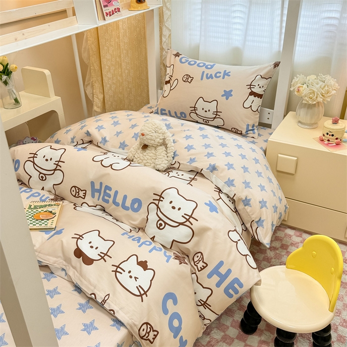 91家纺网 家纺一手货源 找家纺 小懒猪 2025新款ins风小红书同款卡通小清新13372全棉纯棉AB版学生上下铺三件套 幸运猫咪