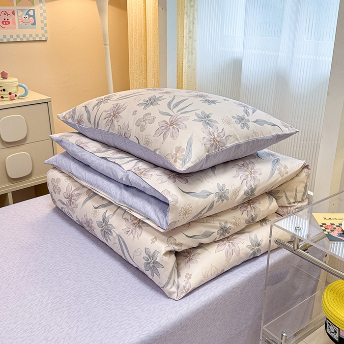 91家纺网 家纺一手货源 找家纺 小懒猪 2025新款ins风小红书同款卡通小清新13372全棉纯棉AB版学生上下铺三件套 茶色花眠