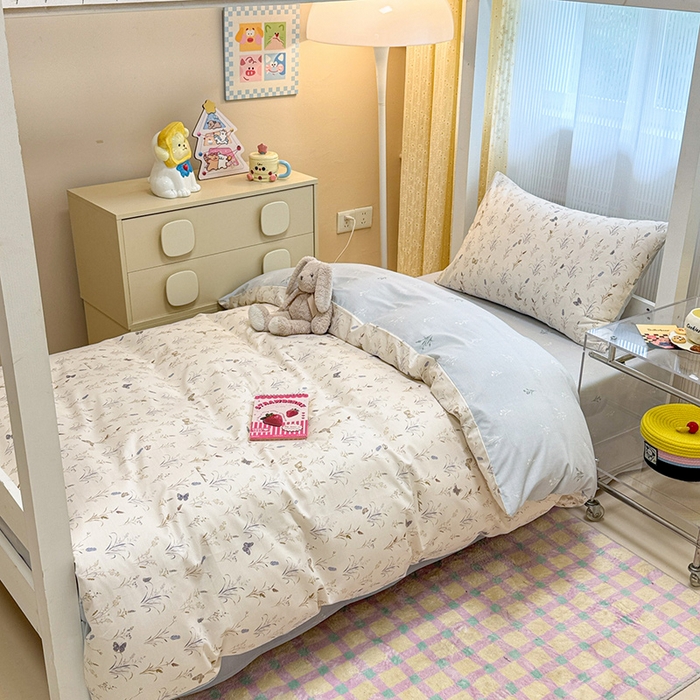 91家纺网 家纺一手货源 找家纺 小懒猪 2025新款ins风小红书同款卡通小清新13372全棉纯棉AB版学生上下铺三件套 蝶恋花