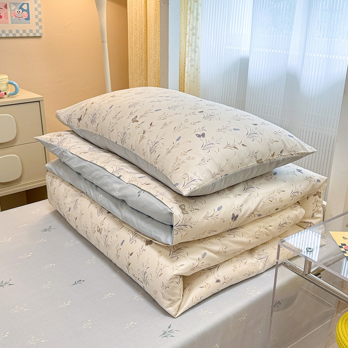 91家纺网 家纺一手货源 找家纺 小懒猪 2025新款ins风小红书同款卡通小清新13372全棉纯棉AB版学生上下铺三件套 蝶恋花