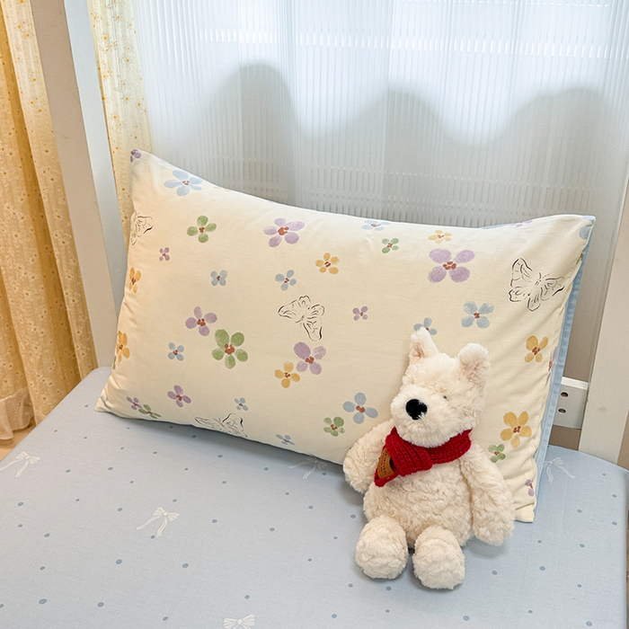 91家纺网 家纺一手货源 找家纺 小懒猪 2025新款ins风小红书同款卡通小清新13372全棉纯棉AB版学生上下铺三件套 花蝶梦语