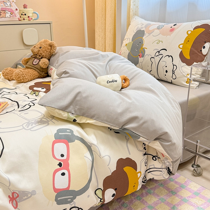 91家纺网 家纺一手货源 找家纺 小懒猪 2025新款ins风小红书同款卡通小清新13372全棉纯棉AB版学生上下铺三件套 酷宝欢趣