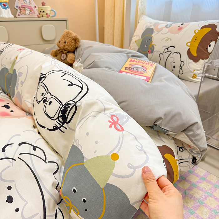 91家纺网 家纺一手货源 找家纺 小懒猪 2025新款ins风小红书同款卡通小清新13372全棉纯棉AB版学生上下铺三件套 酷宝欢趣