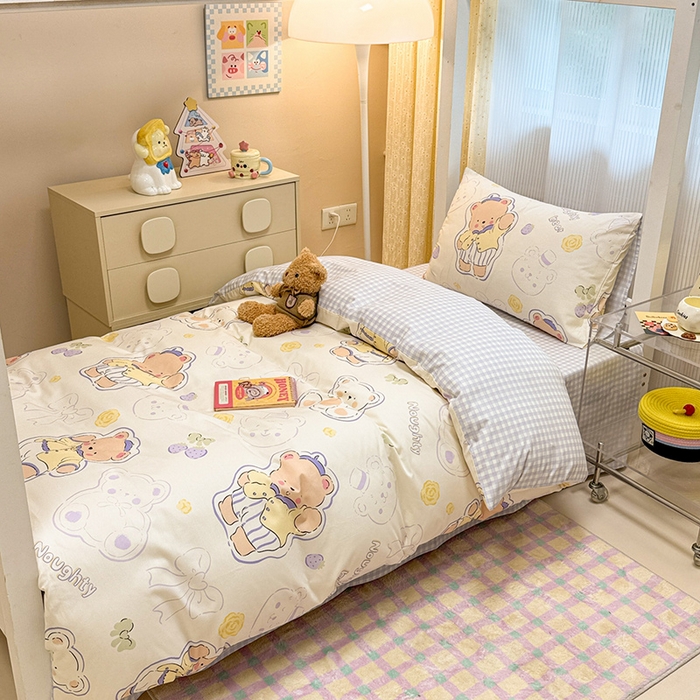 91家纺网 家纺一手货源 找家纺 小懒猪 2025新款ins风小红书同款卡通小清新13372全棉纯棉AB版学生上下铺三件套 蜜果熊乐