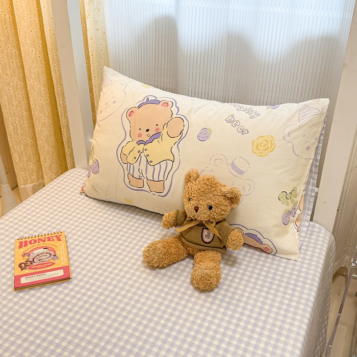 91家纺网 家纺一手货源 找家纺 小懒猪 2025新款ins风小红书同款卡通小清新13372全棉纯棉AB版学生上下铺三件套 蜜果熊乐