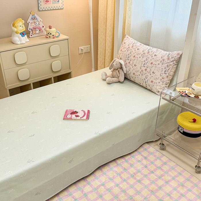 91家纺网 家纺一手货源 找家纺 小懒猪 2025新款ins风小红书同款卡通小清新13372全棉纯棉AB版学生上下铺三件套 浅花枝香