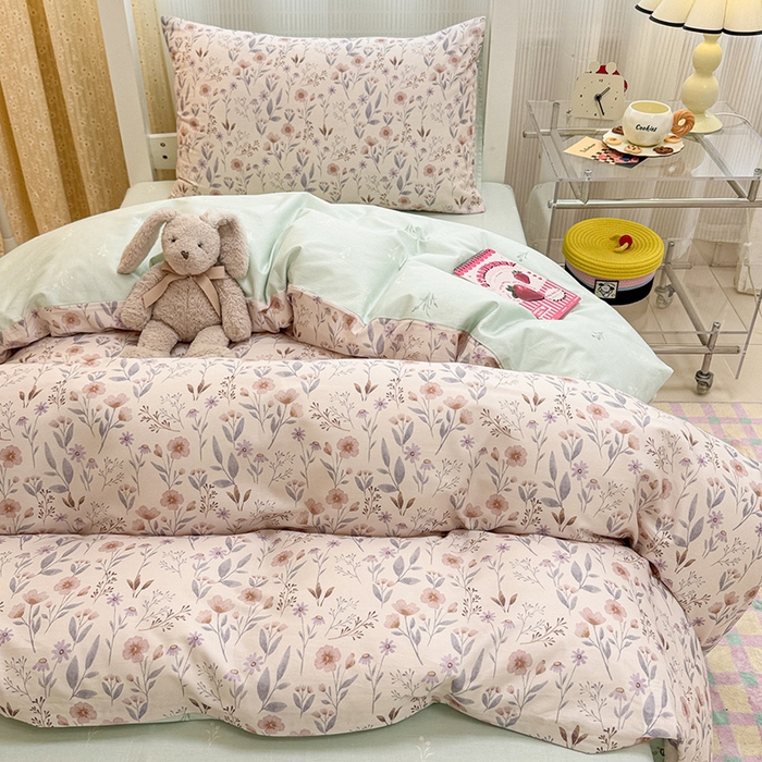 91家纺网 家纺一手货源 找家纺 小懒猪 2025新款ins风小红书同款卡通小清新13372全棉纯棉AB版学生上下铺三件套 浅花枝香