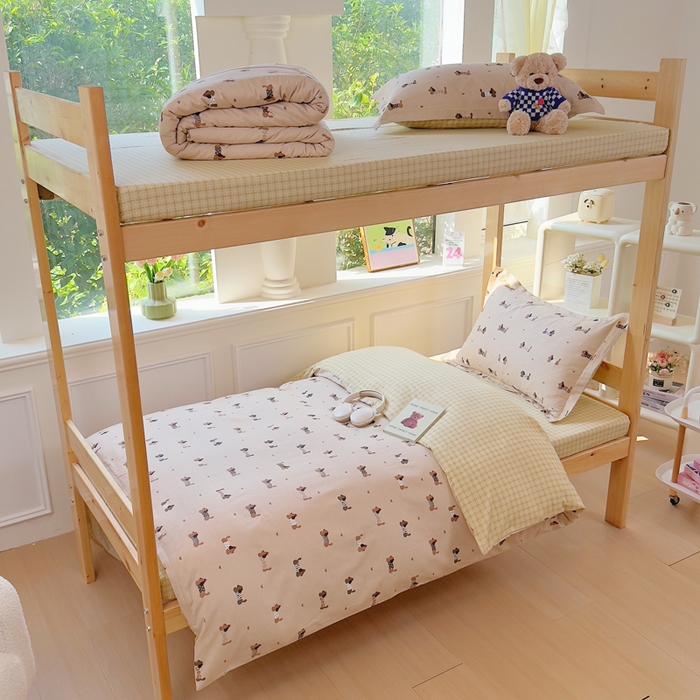 91家纺网 家纺一手货源 找家纺 铭博家纺 新款100%全棉印花学生季宿舍上下铺三件套 无忧腊肠