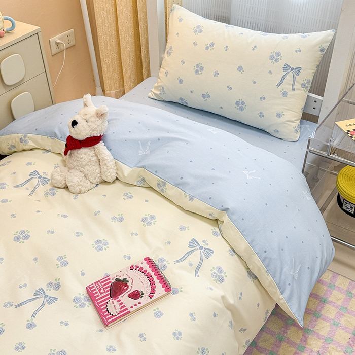 91家纺网 家纺一手货源 找家纺 小懒猪 2025新款ins风小红书同款卡通小清新13372全棉纯棉AB版学生上下铺三件套 清柔漫漫