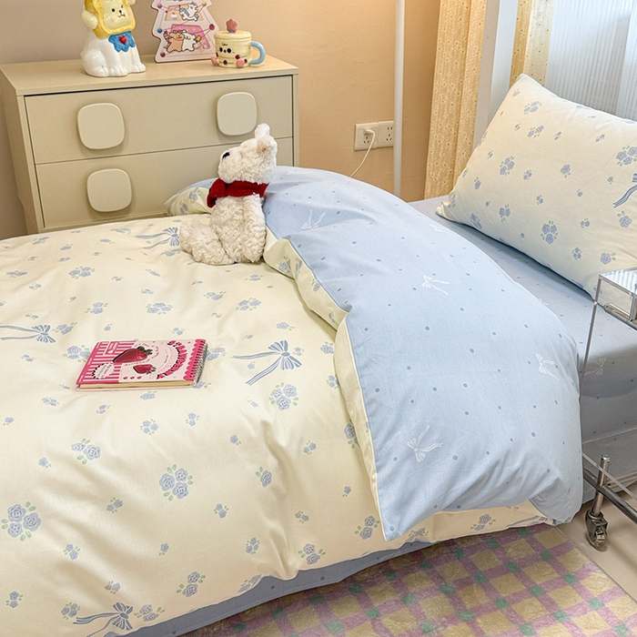 91家纺网 家纺一手货源 找家纺 小懒猪 2025新款ins风小红书同款卡通小清新13372全棉纯棉AB版学生上下铺三件套 清柔漫漫