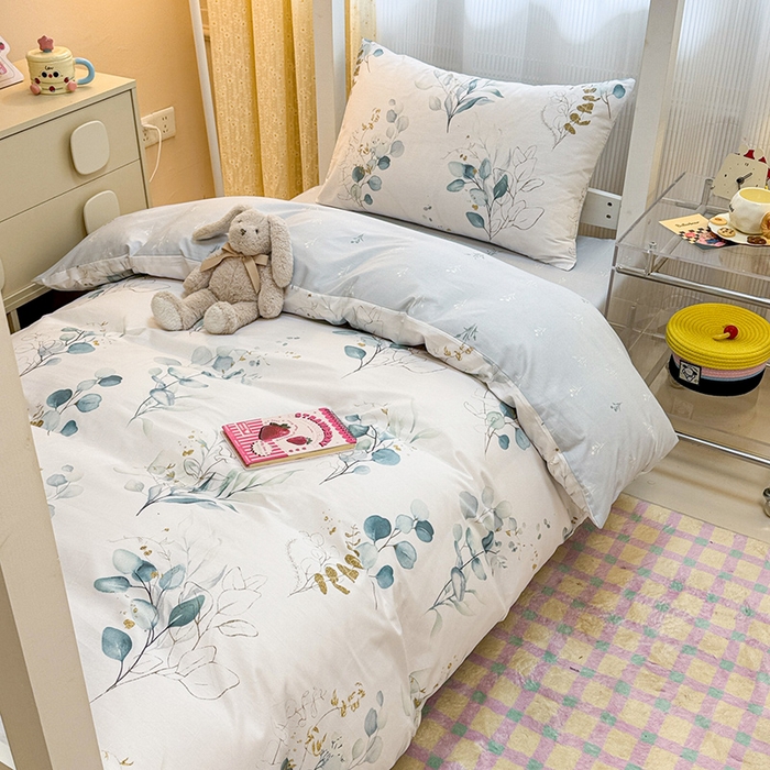 91家纺网 家纺一手货源 找家纺 小懒猪 2025新款ins风小红书同款卡通小清新13372全棉纯棉AB版学生上下铺三件套 枝蔓云舒