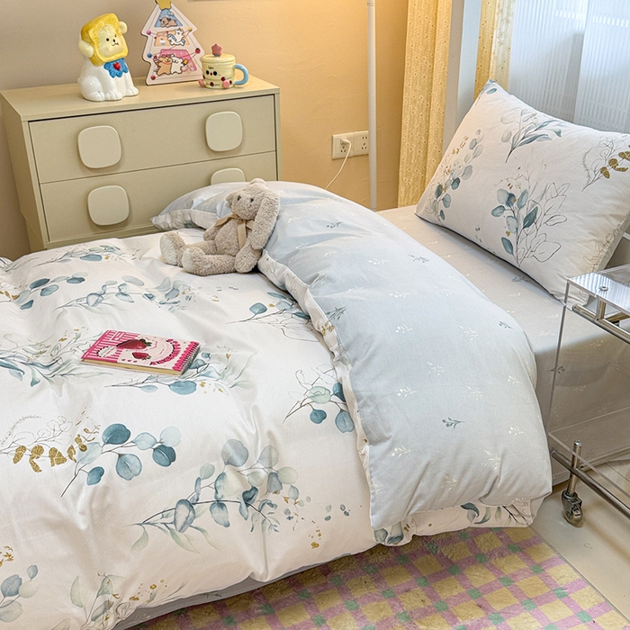 91家纺网 家纺一手货源 找家纺 小懒猪 2025新款ins风小红书同款卡通小清新13372全棉纯棉AB版学生上下铺三件套 枝蔓云舒