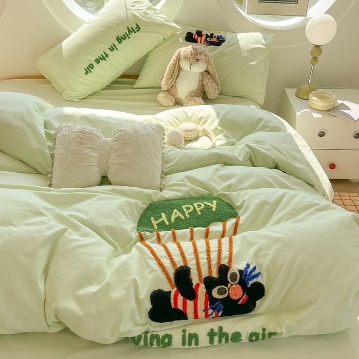 91家纺网 家纺一手货源 找家纺 韩巢家纺 2025新款毛巾绣四件套超柔水洗棉学生宿舍床上三件套（提供卖家秀） 快乐小喵