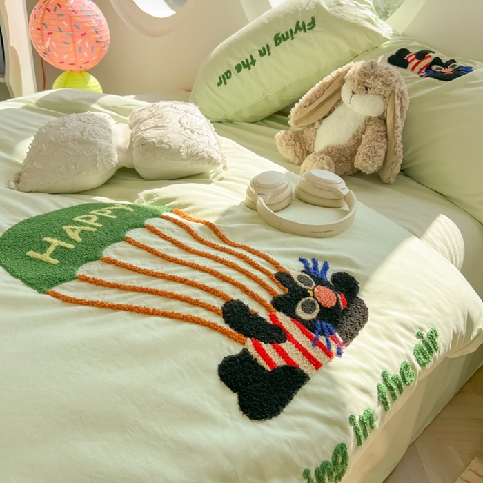 91家纺网 家纺一手货源 找家纺 韩巢家纺 2025新款毛巾绣四件套超柔水洗棉学生宿舍床上三件套（提供卖家秀） 快乐小喵