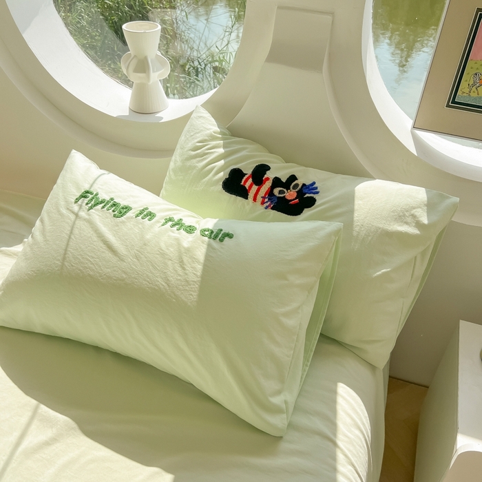 91家纺网 家纺一手货源 找家纺 韩巢家纺 2025新款毛巾绣四件套超柔水洗棉学生宿舍床上三件套（提供卖家秀） 快乐小喵