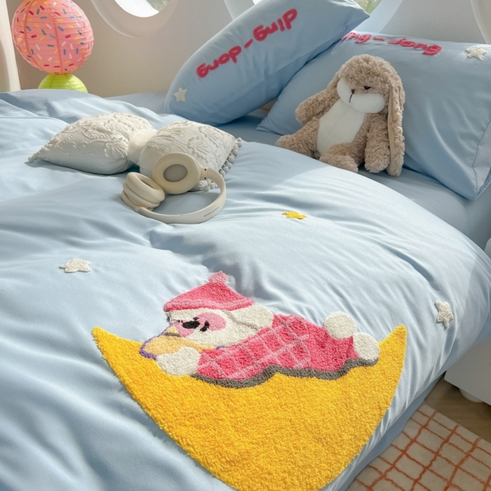 91家纺网 家纺一手货源 找家纺 韩巢家纺 2025新款毛巾绣四件套超柔水洗棉学生宿舍床上三件套（提供卖家秀） 晚安