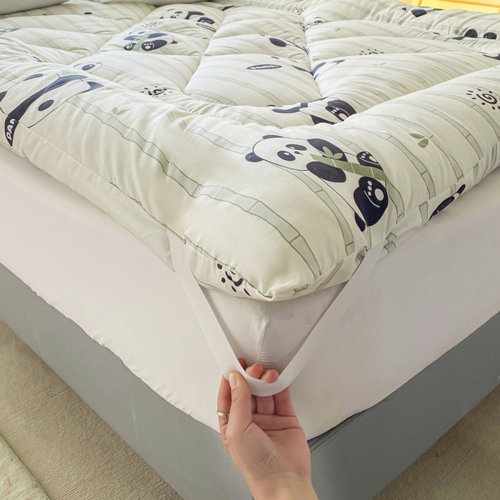 91家纺网 家纺一手货源 找家纺 缦卡琳家纺 2025新款活性生态棉纤维床垫 国宝嘟嘟