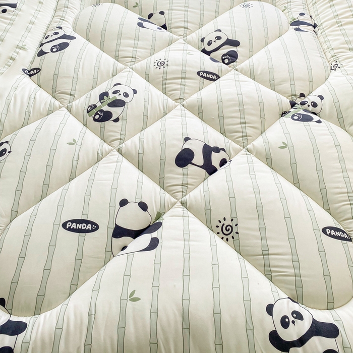 91家纺网 家纺一手货源 找家纺 缦卡琳家纺 2025新款活性生态棉纤维床垫 国宝嘟嘟