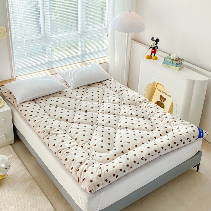 91家纺网 家纺一手货源 找家纺 缦卡琳家纺 2025新款活性生态棉纤维床垫 一心一意