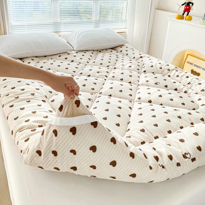 91家纺网 家纺一手货源 找家纺 缦卡琳家纺 2025新款活性生态棉纤维床垫 一心一意