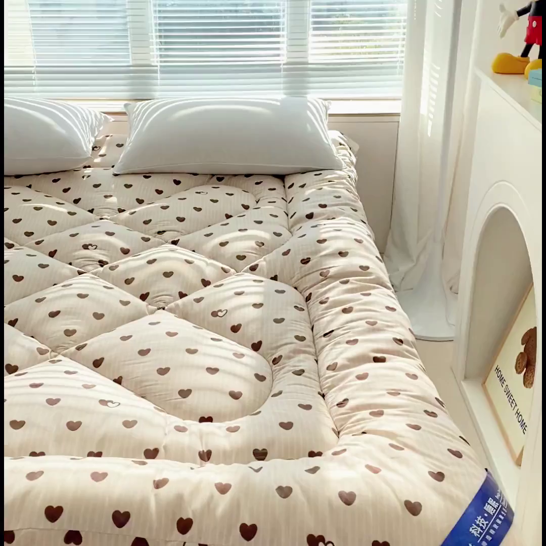 91家纺网 家纺一手货源 找家纺 缦卡琳家纺 2025新款活性生态棉纤维床垫 一心一意