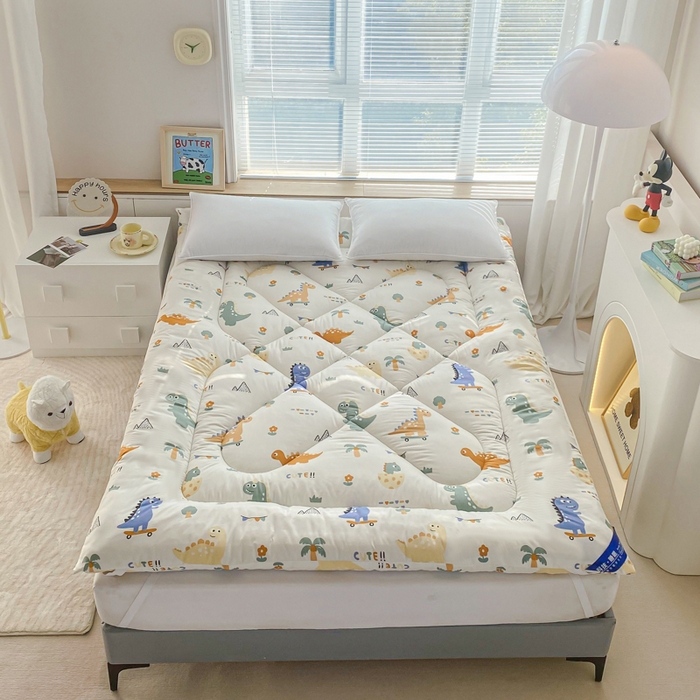 91家纺网 家纺一手货源 找家纺 缦卡琳家纺 2025新款活性生态棉纤维床垫 恐龙派对