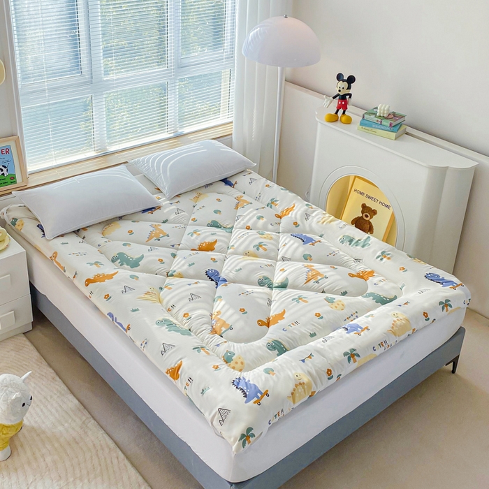 91家纺网 家纺一手货源 找家纺 缦卡琳家纺 2025新款活性生态棉纤维床垫 恐龙派对