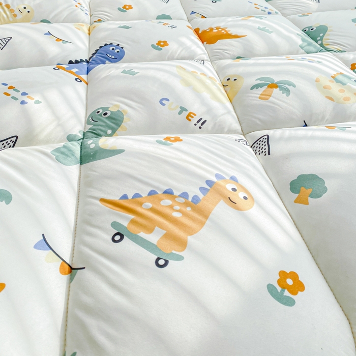 91家纺网 家纺一手货源 找家纺 缦卡琳家纺 2025新款活性生态棉纤维床垫 恐龙派对