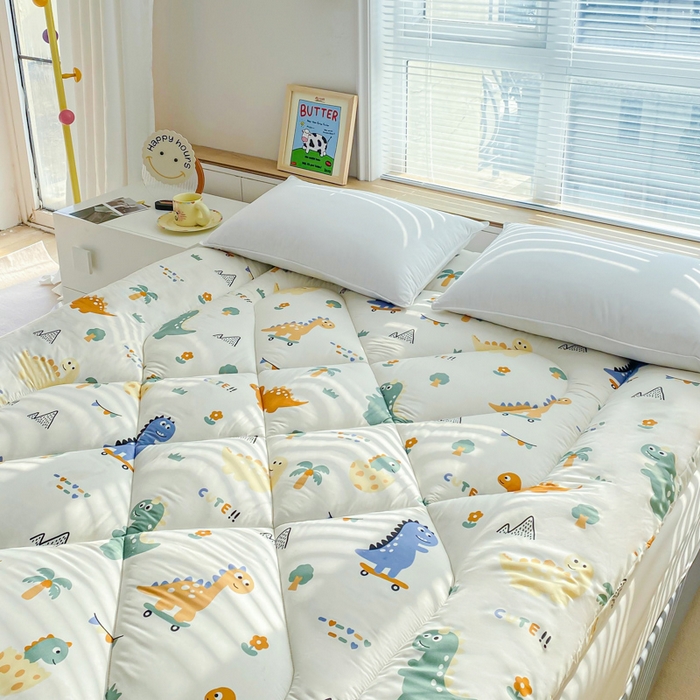 91家纺网 家纺一手货源 找家纺 缦卡琳家纺 2025新款活性生态棉纤维床垫 恐龙派对