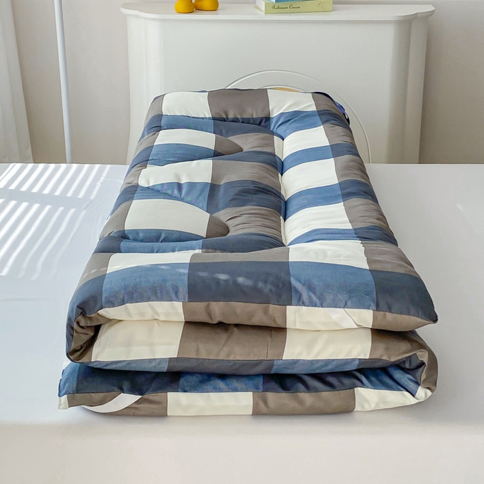 91家纺网 家纺一手货源 找家纺 缦卡琳家纺 2025新款活性生态棉纤维床垫 蓝大格