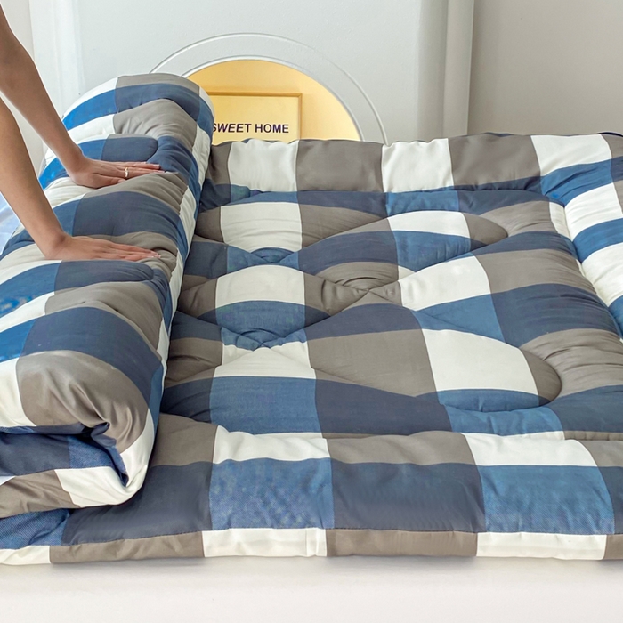 91家纺网 家纺一手货源 找家纺 缦卡琳家纺 2025新款活性生态棉纤维床垫 蓝大格