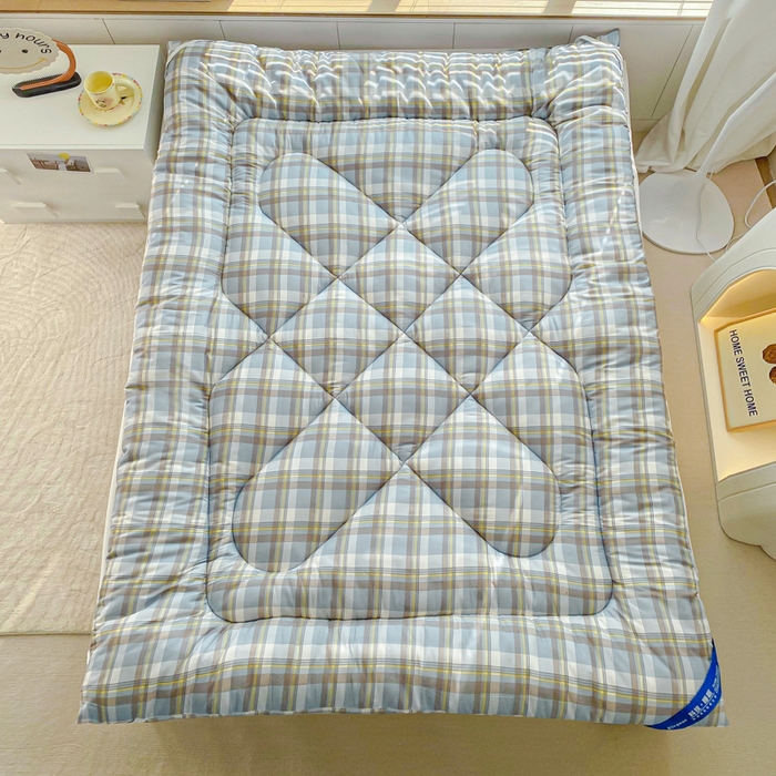 91家纺网 家纺一手货源 找家纺 缦卡琳家纺 2025新款活性生态棉纤维床垫 绿格子