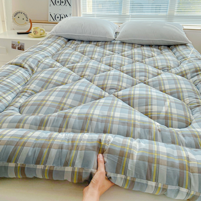 91家纺网 家纺一手货源 找家纺 缦卡琳家纺 2025新款活性生态棉纤维床垫 绿格子