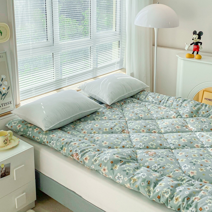 91家纺网 家纺一手货源 找家纺 缦卡琳家纺 2025新款活性生态棉纤维床垫 花丛小兔