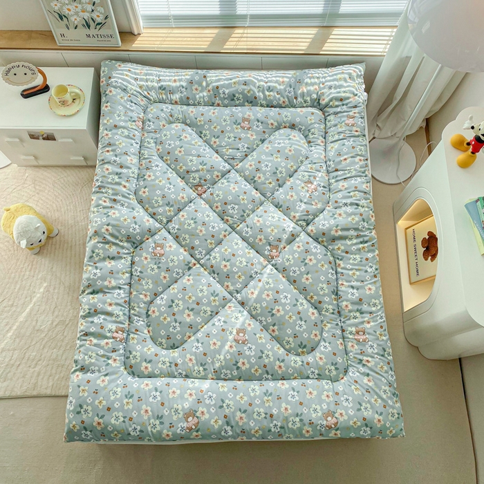 91家纺网 家纺一手货源 找家纺 缦卡琳家纺 2025新款活性生态棉纤维床垫 花丛小兔