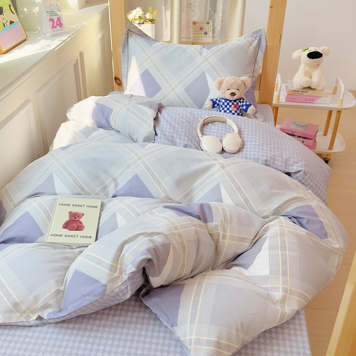 91家纺网 家纺一手货源 找家纺 铭博家纺 新款100%全棉印花学生季宿舍上下铺三件套 简格寻迹