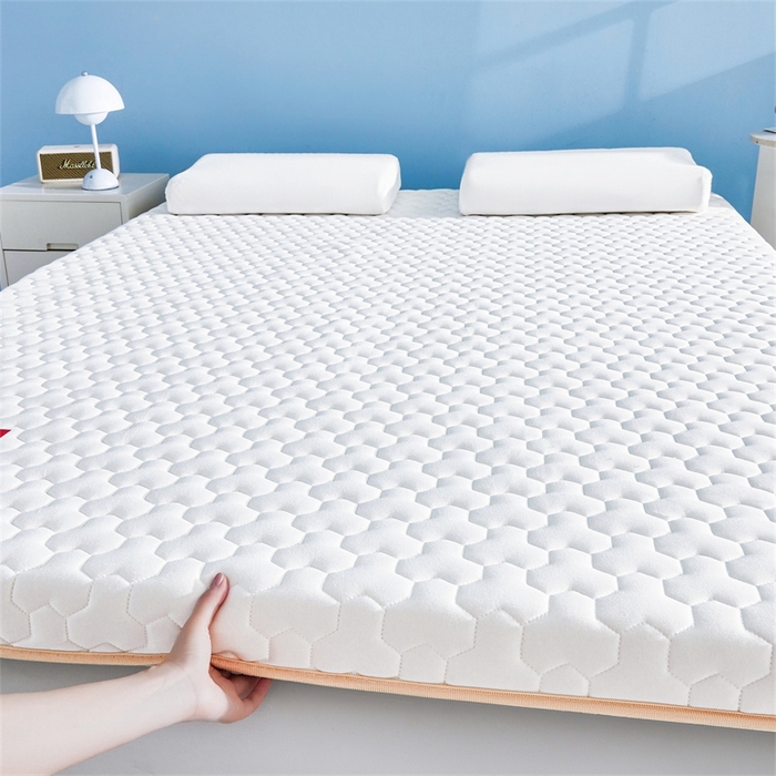 91家纺网 家纺一手货源 找家纺 芊梵床垫 2025新款A类牛奶丝乳胶硬质棉床垫-成人款 笑脸-纯净白