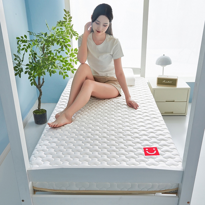 91家纺网 家纺一手货源 找家纺 芊梵床垫 2025新款A类牛奶丝乳胶硬质棉床垫-学生款 笑脸-纯净白
