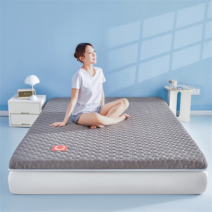 91家纺网 家纺一手货源 找家纺 芊梵床垫 2025新款A类牛奶丝乳胶硬质棉床垫-成人款 笑脸-星辰灰