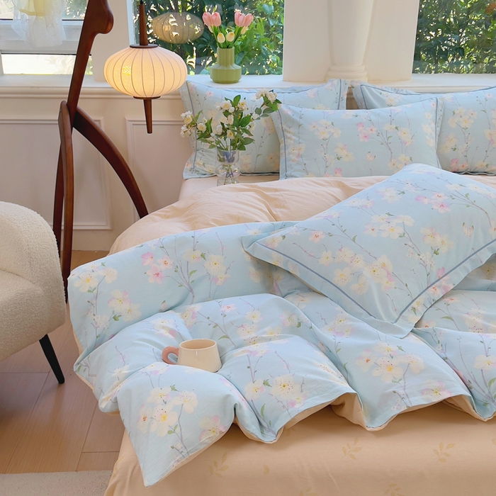 91家纺网 家纺一手货源 找家纺 铭博家纺 新款直播爆款网红全棉四件套13070印花吊边一字绣纯棉被套工艺款 沐兰花开